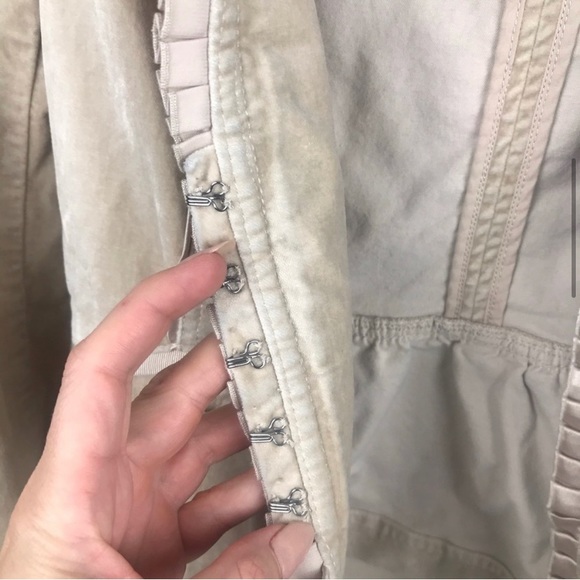 White House Black Market Cream Velvet Blazer - Picture 7 of 13